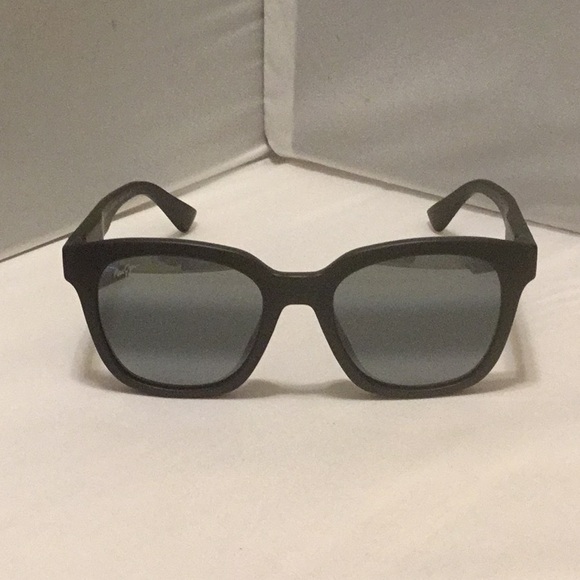MAUI JIM HONUA SUNGLASSES POLARIZED. - Picture 5 of 6
